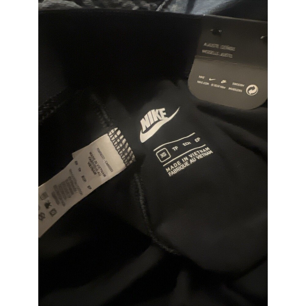 Nike Women's Tight-Fit Training Leggings Black White XS - Picture 6 of 6